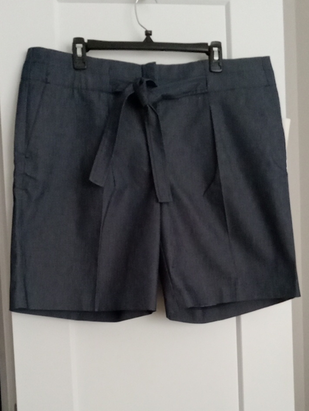 Liz Claiborne, tie up belt, short